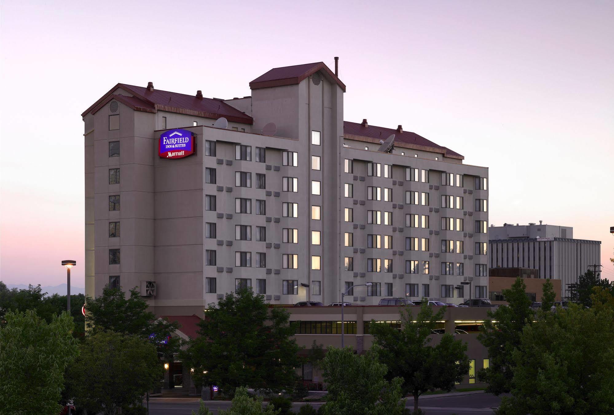 Fairfield Inn & Suites Denver Cherry Creek Exterior photo
